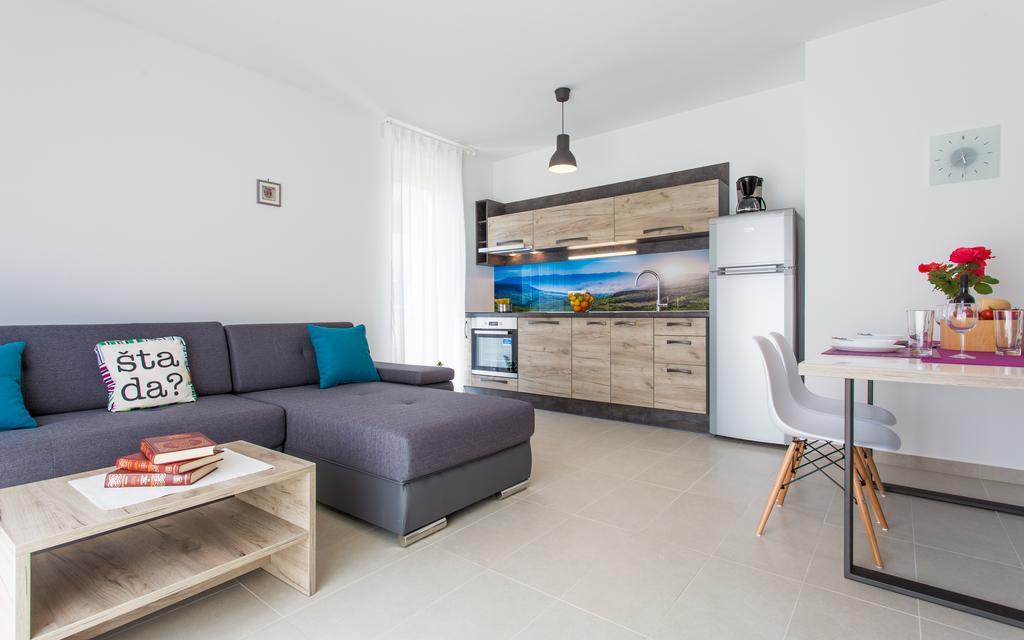 Apartments Viktorija Baška Екстериор снимка