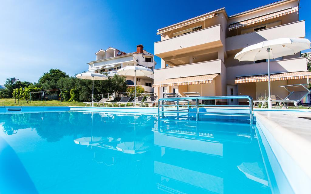 Apartments Viktorija Baška Екстериор снимка
